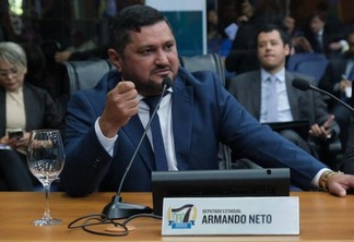 O deputado estadual Armando Neto durante sessão da ALE-RR (Foto: Ascom Parlamentar)