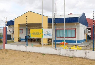 Escola Municipal Antônio Airton Oliveira Dias, localizada no bairro Paraviana (Foto: Wenderson Cabral/FolhaBV)
