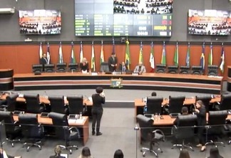 O plenário Noêmia Bastos Amazonas, da Assembleia Legislativa de Roraima, nesta terça-feira (Foto: Reprodução)