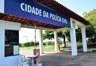 Suspeito foi levado à sede da Delegacia Geral de Homicídios - Foto: Nilzete Franco/FolhaBV