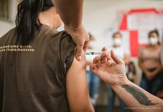 Vacinação contra a doença está disponível em 32 UBSs do município- Foto: Giovani Oliveira/PMBV/Semuc
