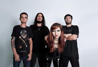 Formada por Bianka Tarolla (vocal) , Simon Mahara (guitarra) , Rodrigo Vieira (baixo) e Afonso Jr (bateria) (Foto: Divulgação)