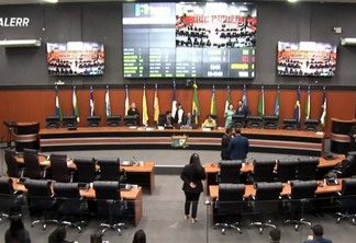 Plenário esvaziado da Assembleia Legislativa de Roraima nesta quinta-feira (Foto: Reprodução)