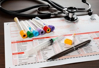 Os testes, por serem do tipo rápido, necessitam da interpretação de profissionais de saúde. (Foto: divulgação)