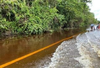 A empresa executora da obra vai aguardar a redução do volume de chuvas e do nível das águas do rio Anauá para que a estrutura possa ser reconstruída (Foto: Ilustrativa/ Arquivo Folha BV)