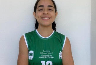 Luisa tem 16 anos e joga pelo Cerrado Basquete desde o final do ano passado. (Foto: arquivo pessoal)