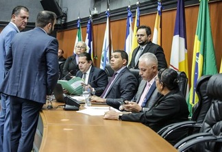 Deputados estaduais durante sessão realizada na quinta-feira (Foto: Eduardo Andrade/SupCom ALE-RR)