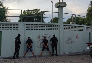 Momento da prisão dos envolvidos (Foto: Divulgação)
