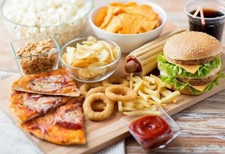 Confira os alimentos que fazem mal durante uma crise de azia estomacal (Foto: Divulgação)