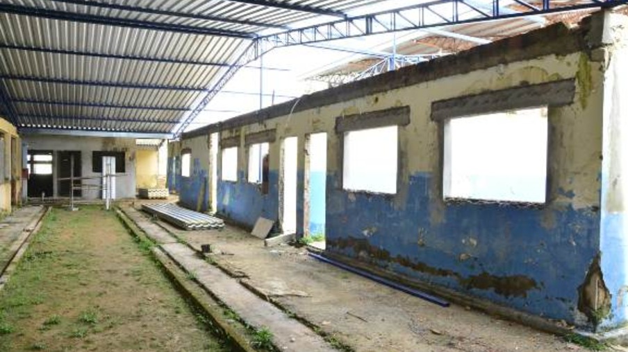 Escola Estadual Henrique Dias, em São João da Baliza, e constante alvo de reclamações pela demora de conclusão, está na lista. (Foto: reprodução)