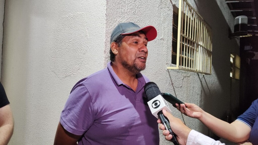 Ney Mentira, sobrinho do ex-senador Telmário Mota, em entrevista à imprensa após ser entregar à polícia (Foto: Marília Mesquita/FolhaBV)