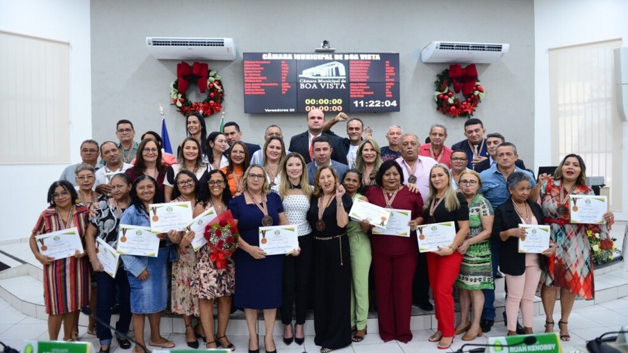 Servidores homenageados pelo Poder Legislativo de Boa Vista (Foto: Reynesson Damasceno/CMBV)