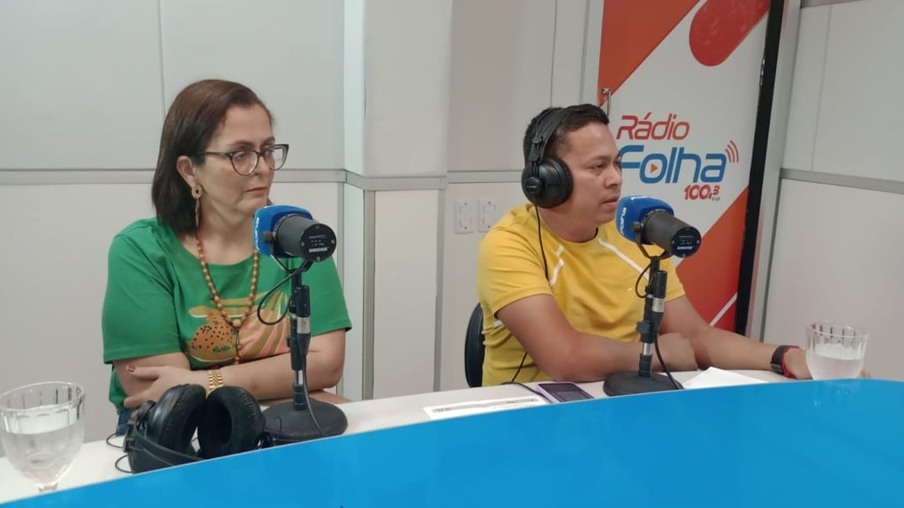Cássio Flausino e Luciana Uchôa durante entrevista ao Agenda da Semana (Foto: rádio Folha FM)