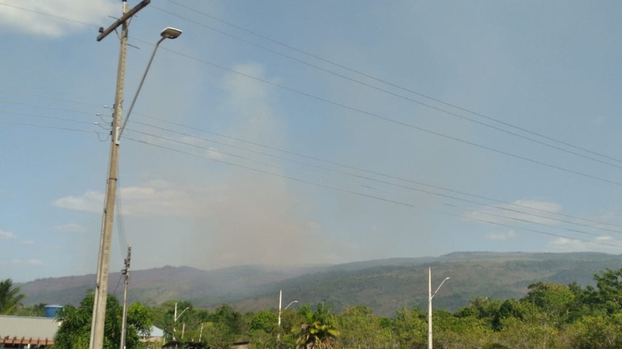 Ao todo, cinco equipes foram para as regiões de Tepequém e Trairão, onde os focos de incêndio se agravaram na última semana. (Foto: reprodução)