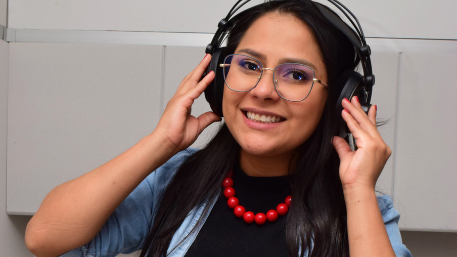 Raiza Garcia é quem comanda o Sábado Mix - Foto: Nilzete Franco/FolhaBV
