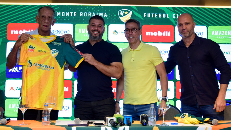 Aderbal Lana, de 77 anos, é apresentado como novo treinador do Monte Roraima (Foto: Nilzete Franco/FolhaBV)