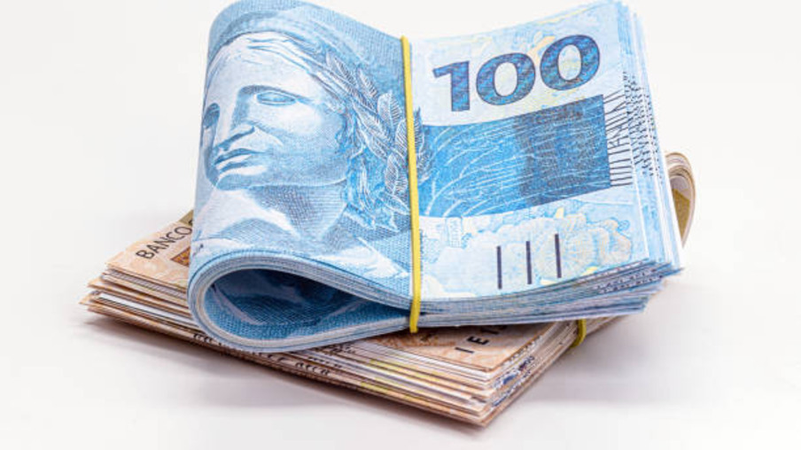Salário mínimo para 2025 será de R$ 1.502, segundo LDO