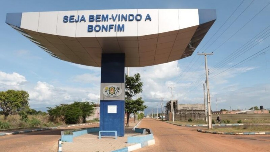 Entrada do Município de Bonfim, localizado a 124 quilômetros da capital Boa Vista (Foto: Nilzete Franco/FolhaBV)