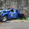 Frente da viatura ficou destruída após o acidente (Foto: Nilzete Franco/Folha BV)
