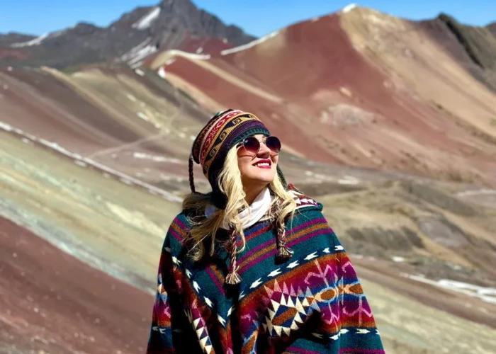 Meire Lane nas montanhas coloridas Meire Lane nas montanhas coloridas